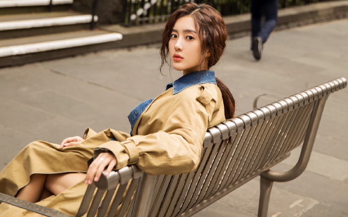 重庆高温天气持续 大熊猫等动物享夏日“清凉套餐”